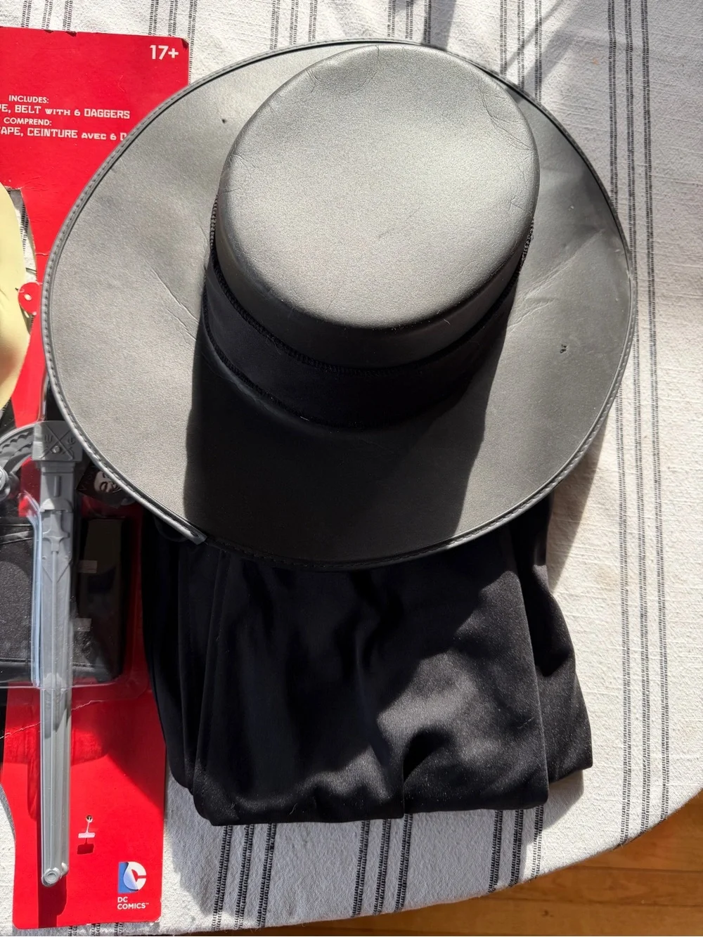 V for Vendetta Costume Set – Black & Pale Yellow Mask with Hat and Dagger Props